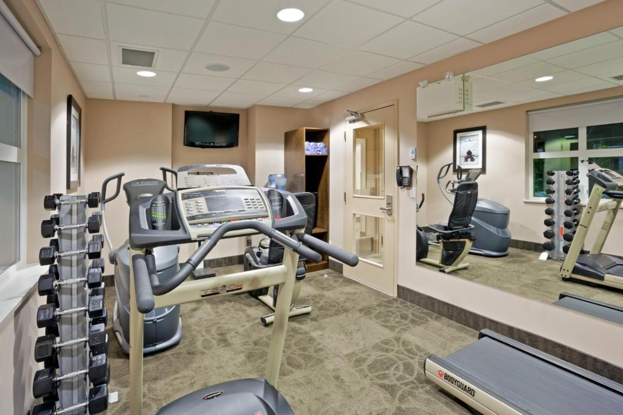 Holiday Inn Hotel & Suites Surrey East - Cloverdale By Ihg Ngoại thất bức ảnh