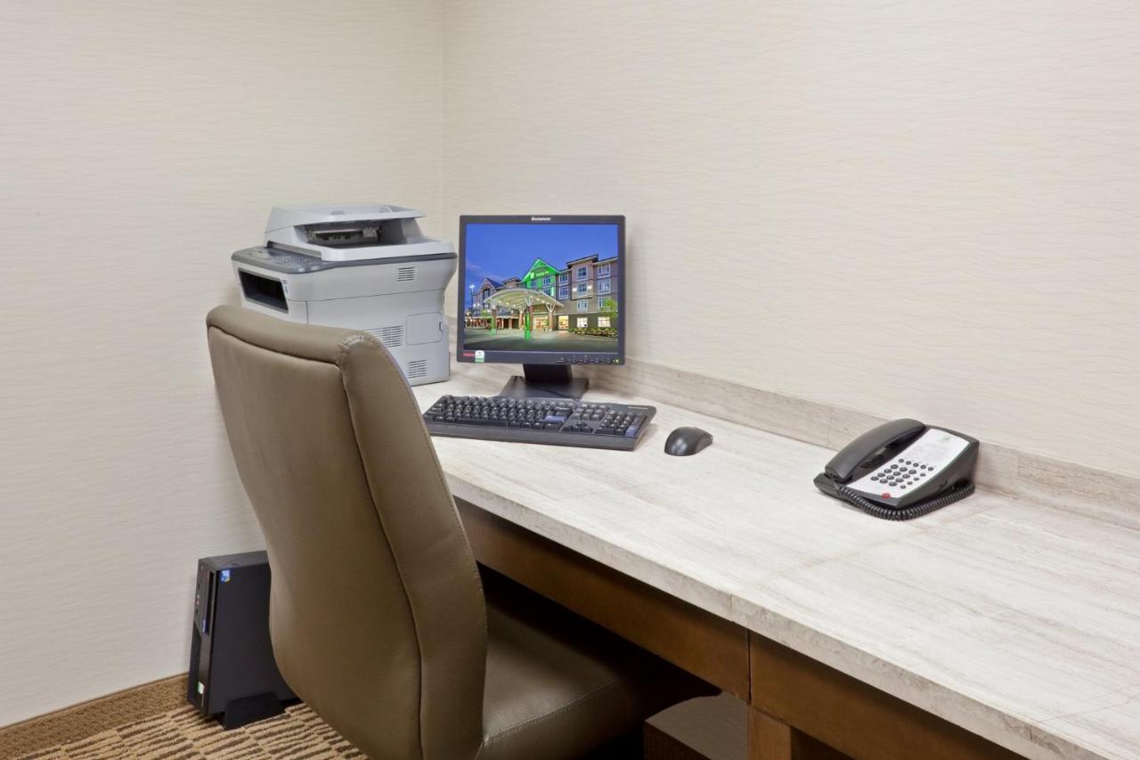 Holiday Inn Hotel & Suites Surrey East - Cloverdale By Ihg Ngoại thất bức ảnh