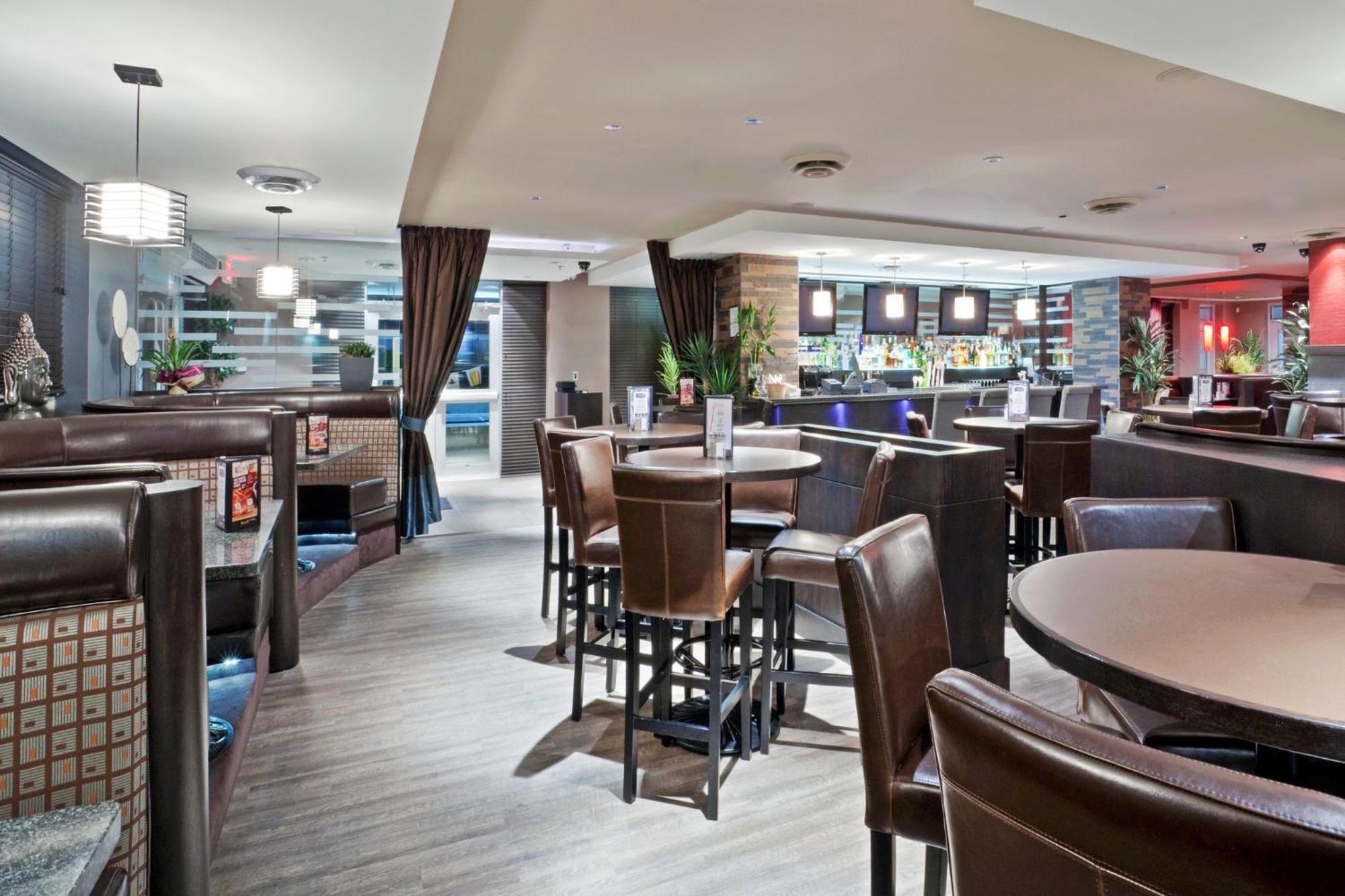 Holiday Inn Hotel & Suites Surrey East - Cloverdale By Ihg Ngoại thất bức ảnh