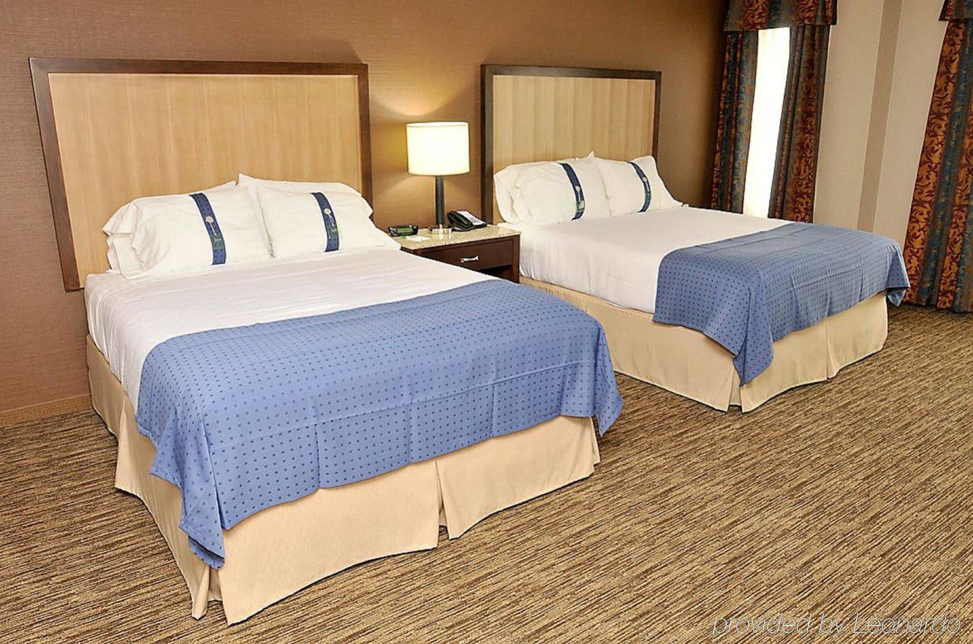 Holiday Inn Hotel & Suites Surrey East - Cloverdale By Ihg Phòng bức ảnh