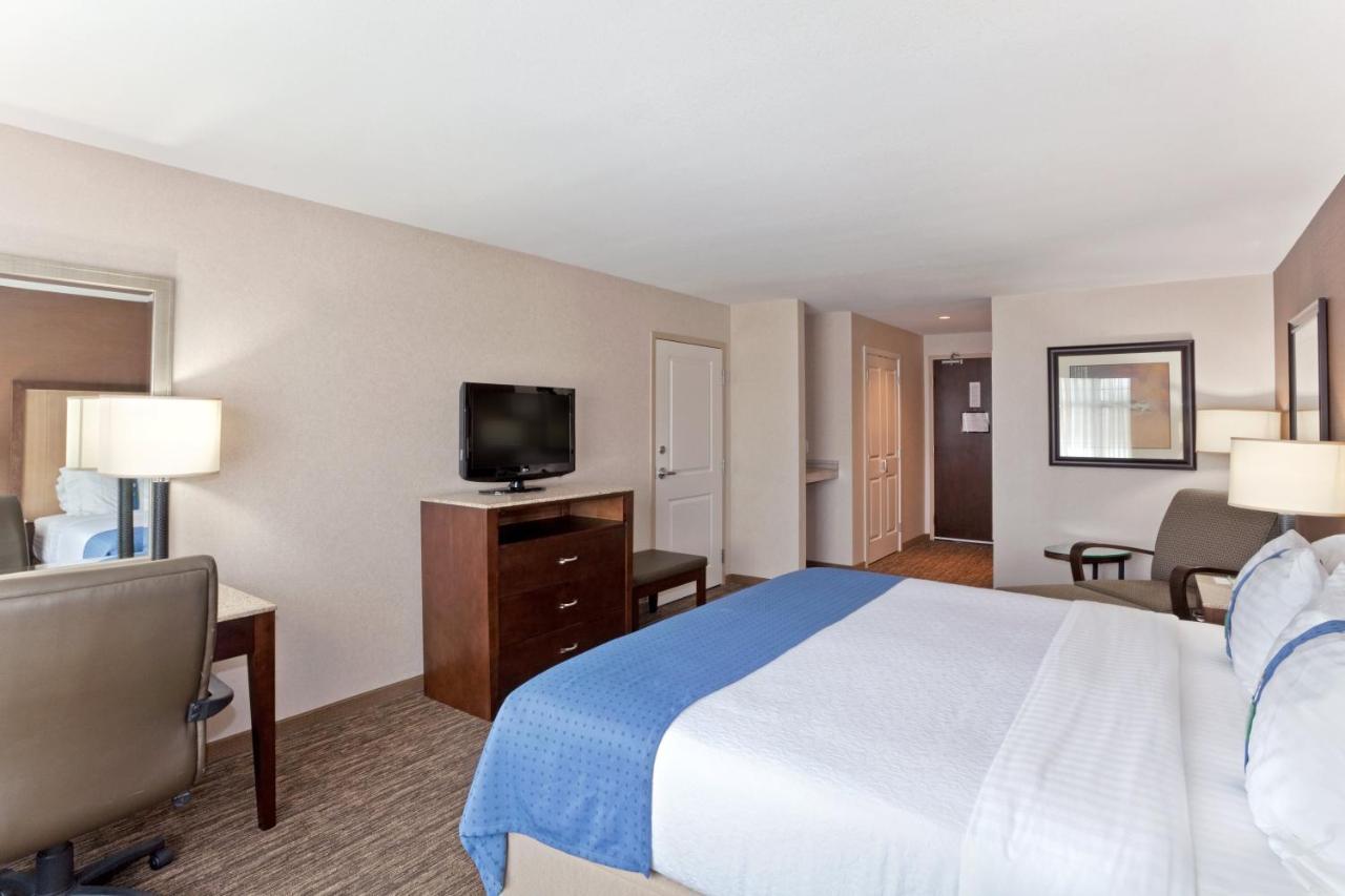Holiday Inn Hotel & Suites Surrey East - Cloverdale By Ihg Ngoại thất bức ảnh