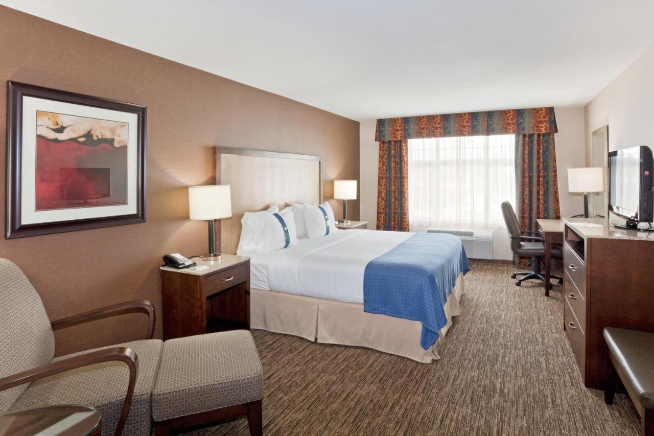 Holiday Inn Hotel & Suites Surrey East - Cloverdale By Ihg Ngoại thất bức ảnh