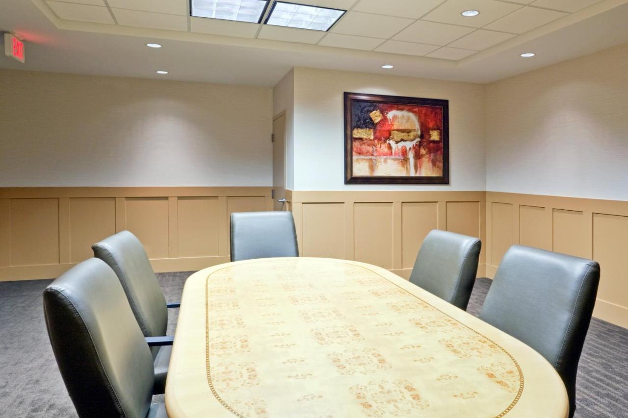 Holiday Inn Hotel & Suites Surrey East - Cloverdale By Ihg Ngoại thất bức ảnh