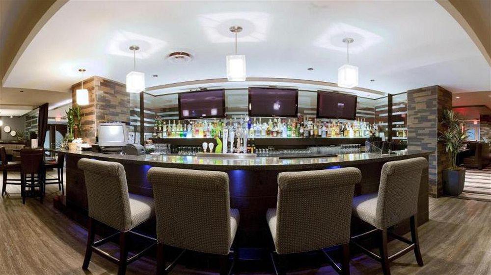 Holiday Inn Hotel & Suites Surrey East - Cloverdale By Ihg Ngoại thất bức ảnh